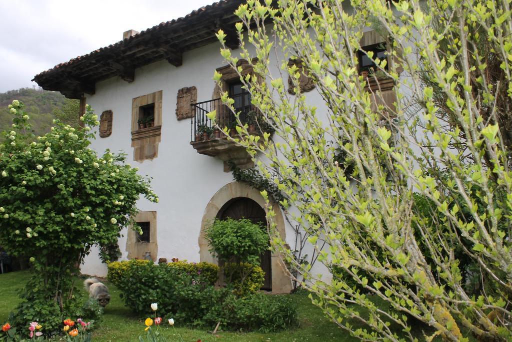 Casona De Trevino Casa de hóspedes Cosgaya Exterior foto